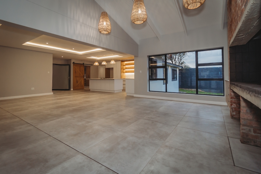 4 Bedroom Property for Sale in Denver Park Western Cape